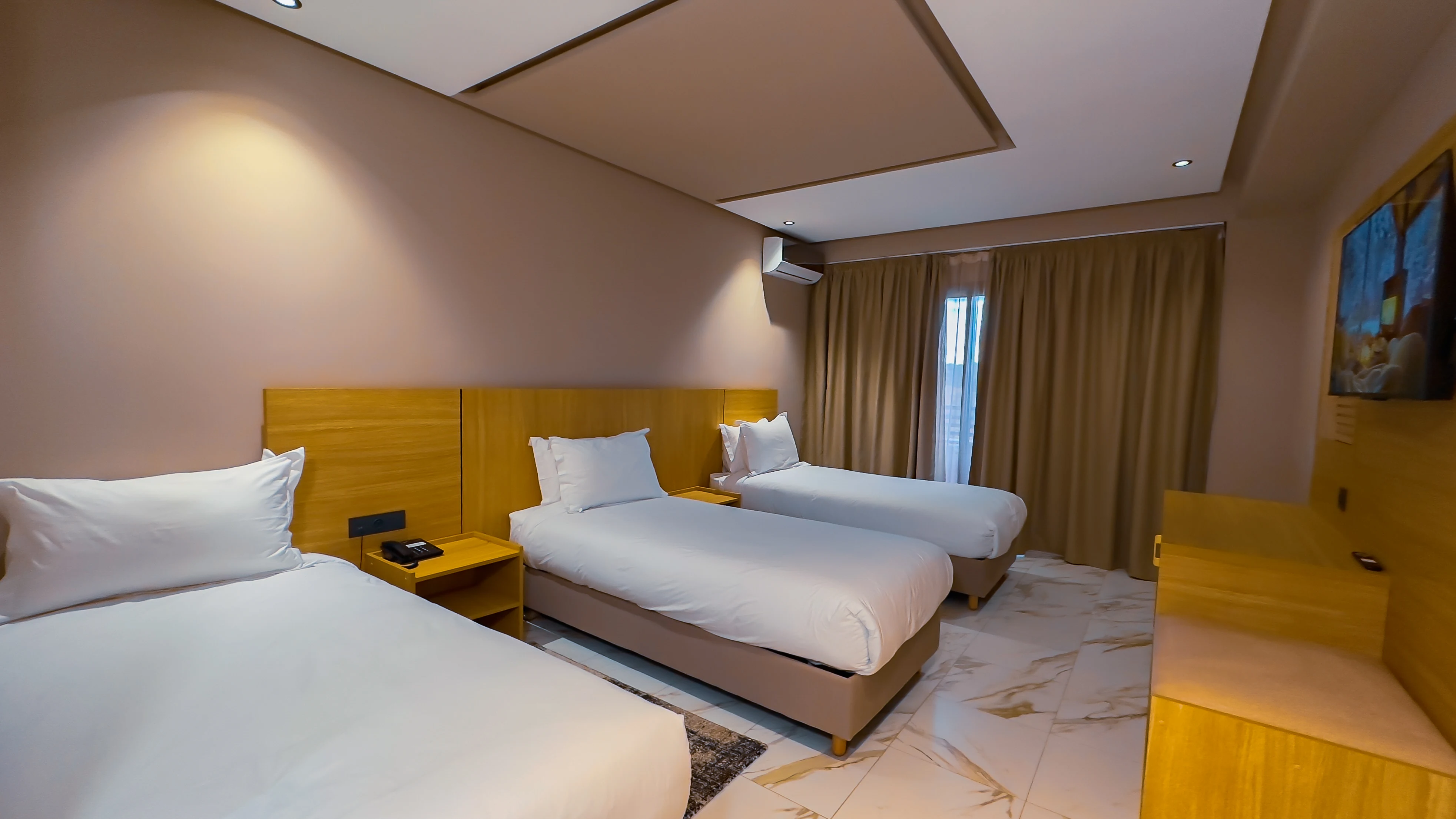 Chambre Triple Supérieure - Hôtel Atlas Day Azilal